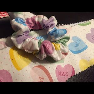 Lot of 5 scrunchies. $10